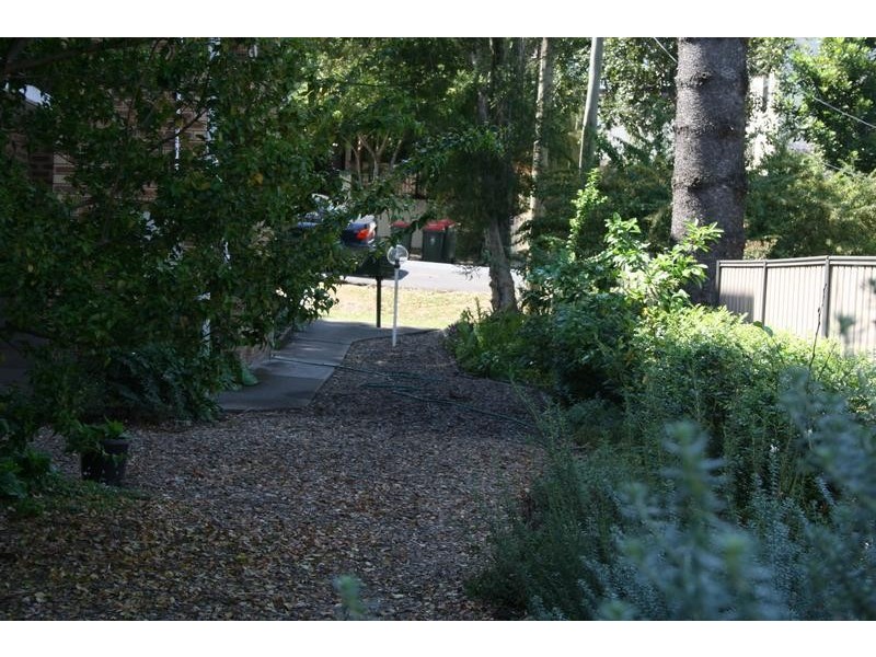 2/55 Central Avenue, Indooroopilly QLD 4068