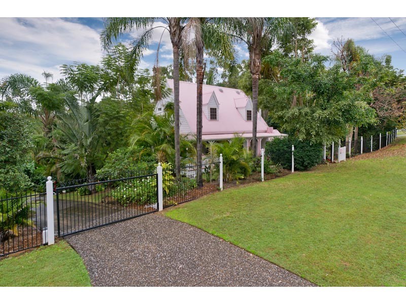 96 Banksia Drive, Mount Crosby QLD 4306