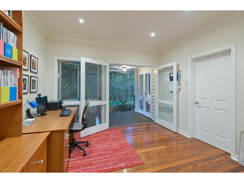 6 Handel Street, Indooroopilly QLD 4068