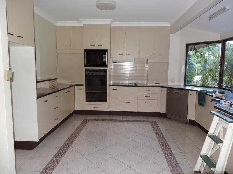 4 St Andrews Place, Indooroopilly QLD 4068