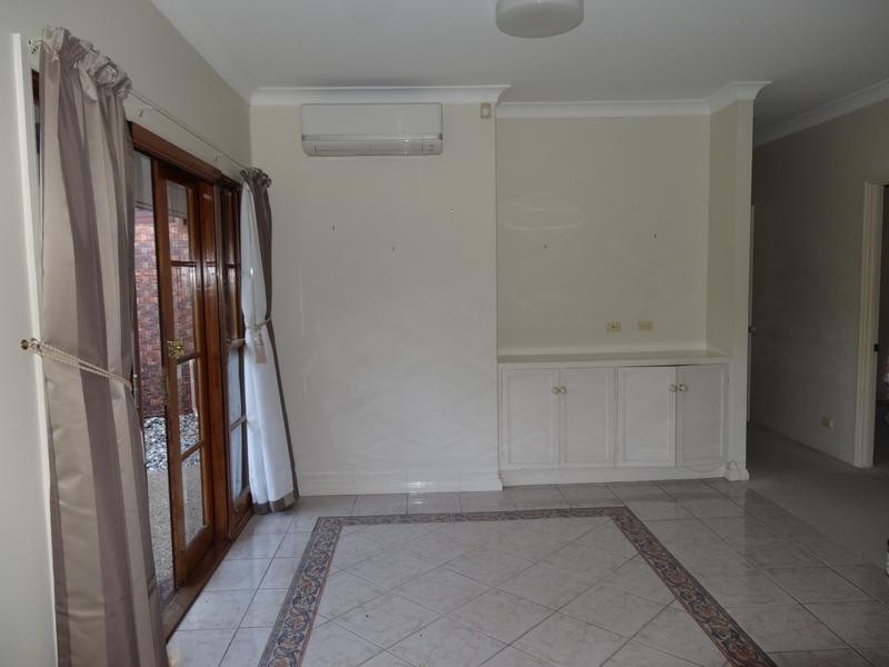 4 St Andrews Place, Indooroopilly QLD 4068