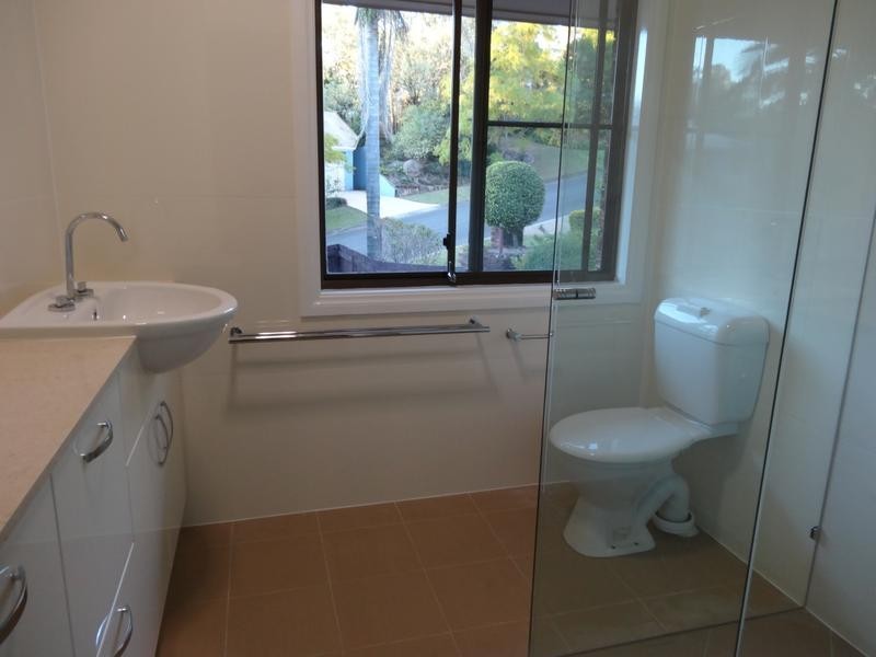 4 St Andrews Place, Indooroopilly QLD 4068