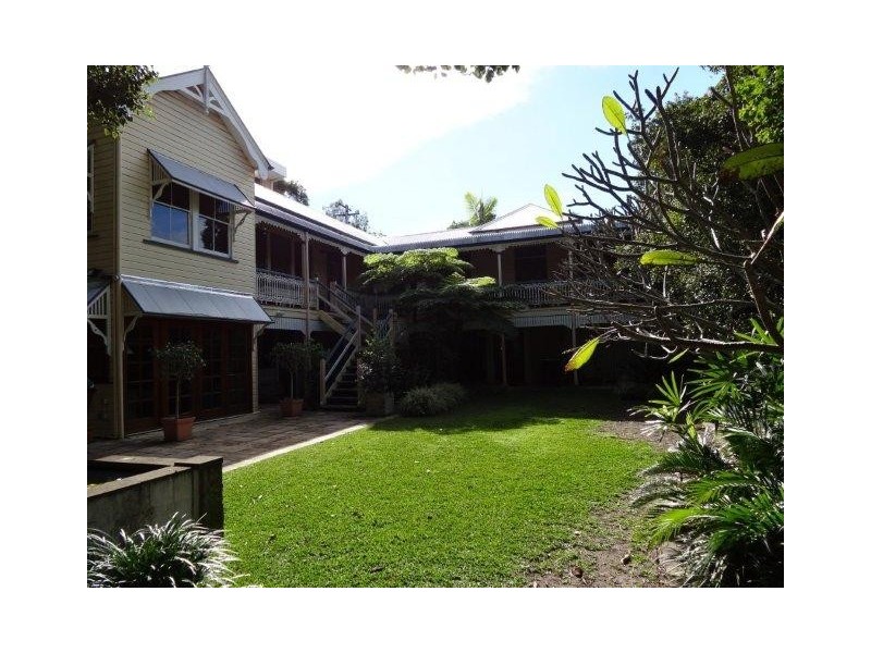 18 McIlwraith Street, Auchenflower QLD 4066