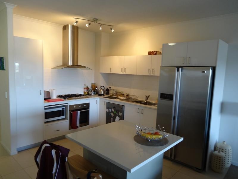 704/30 Riverview Terrace, Indooroopilly QLD 4068