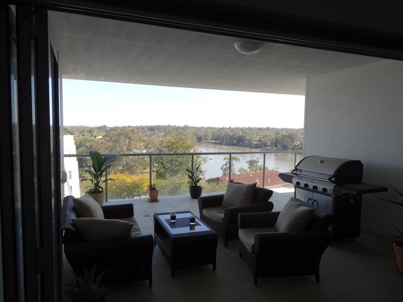 704/30 Riverview Terrace, Indooroopilly QLD 4068
