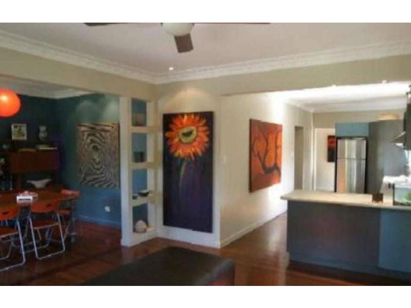 10 Newcross Street, Indooroopilly QLD 4068