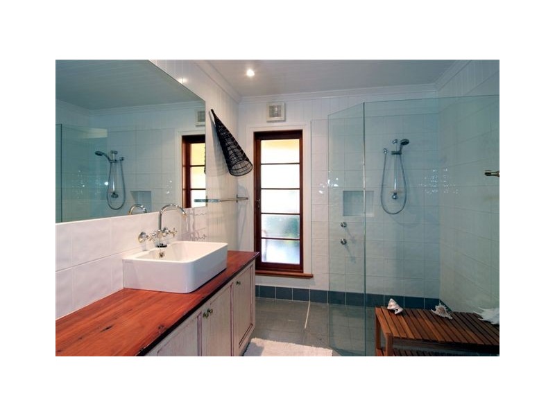 259 Lambert Road, Indooroopilly QLD 4068