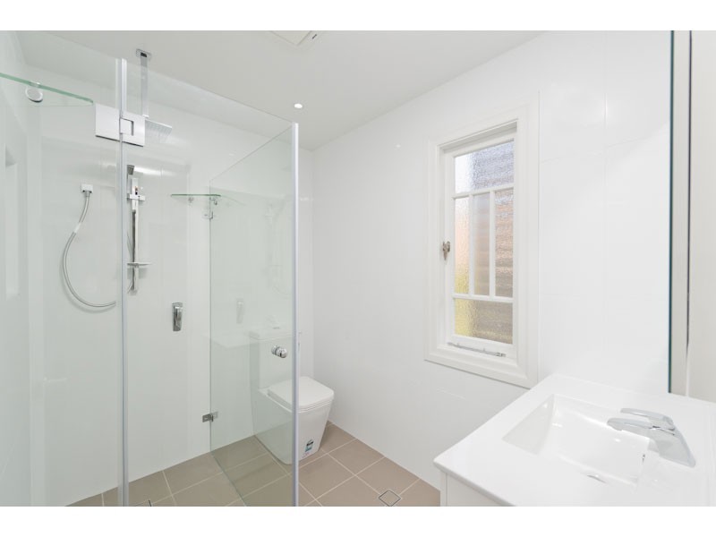 27 Witton Road, Indooroopilly QLD 4068