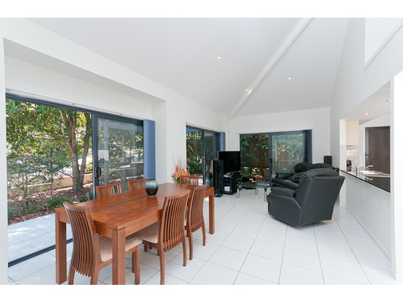 1/12 Burton Street, Indooroopilly QLD 4068