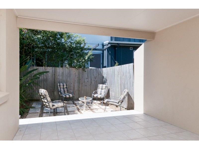 1/12 Burton Street, Indooroopilly QLD 4068