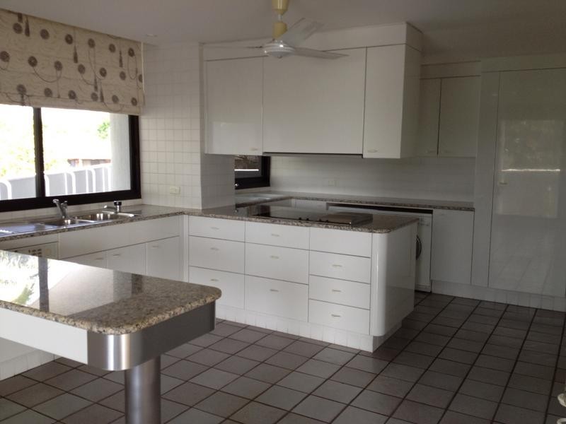 2/88 Macquarie Street, St Lucia QLD 4067