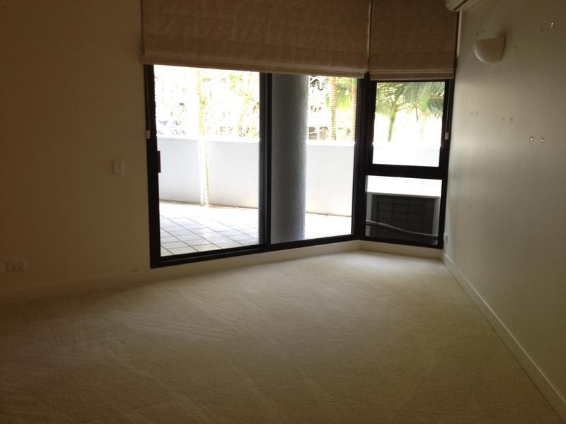 2/88 Macquarie Street, St Lucia QLD 4067