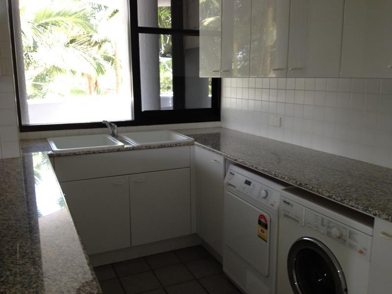 2/88 Macquarie Street, St Lucia QLD 4067