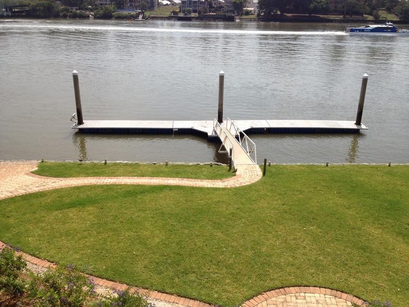 2/88 Macquarie Street, St Lucia QLD 4067