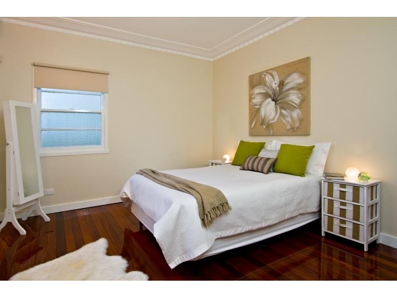 29 Essex Road, Indooroopilly QLD 4068