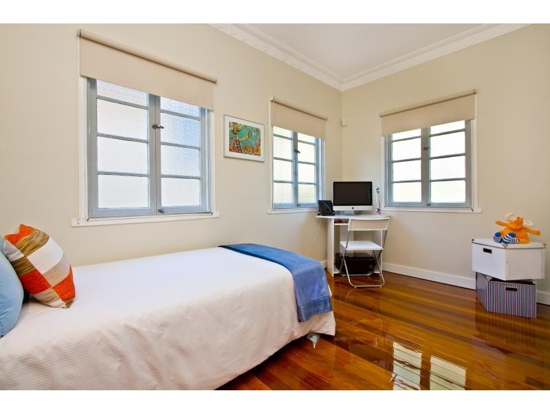 29 Essex Road, Indooroopilly QLD 4068