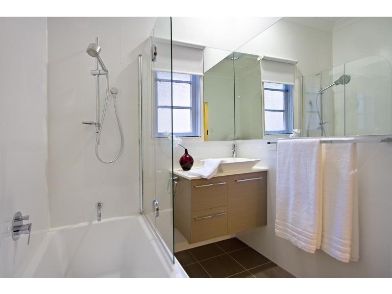 29 Essex Road, Indooroopilly QLD 4068