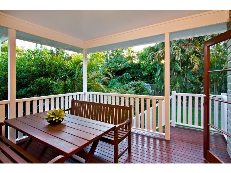 29 Essex Road, Indooroopilly QLD 4068