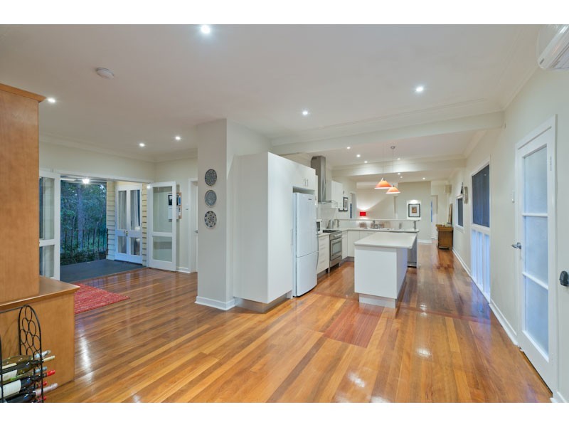 6 Handel Street, Indooroopilly QLD 4068