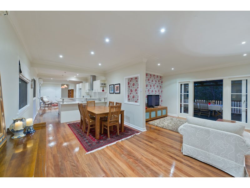 6 Handel Street, Indooroopilly QLD 4068
