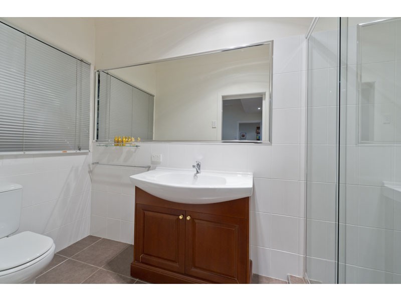 6 Handel Street, Indooroopilly QLD 4068