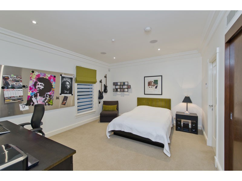 59 Neulans Road, Indooroopilly QLD 4068