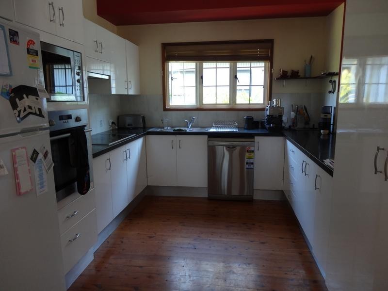 10 Burbong Street, Chapel Hill QLD 4069