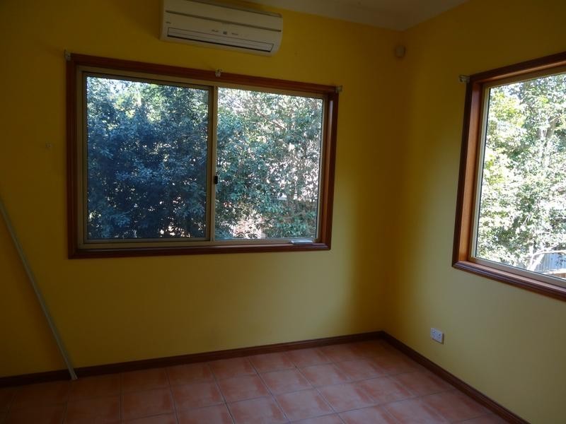 10 Burbong Street, Chapel Hill QLD 4069