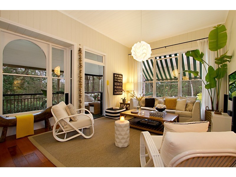 8 Handel Street, Indooroopilly QLD 4068