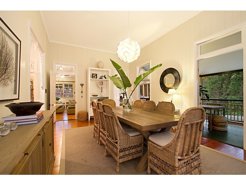 8 Handel Street, Indooroopilly QLD 4068