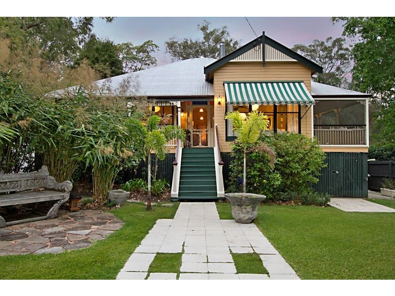 8 Handel Street, Indooroopilly QLD 4068