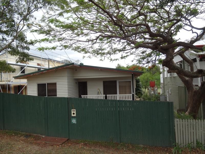 82 White Street, Graceville QLD 4075