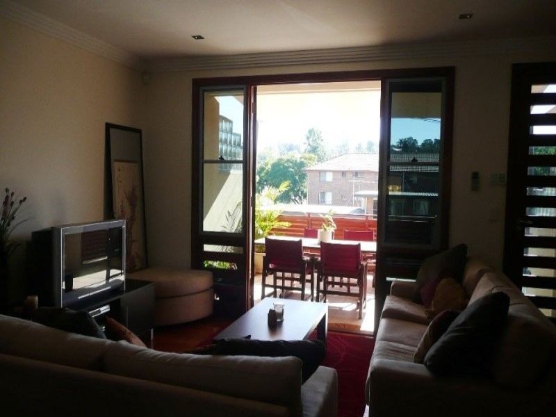 Unit 3 Cecil Street, Indooroopilly QLD 4068