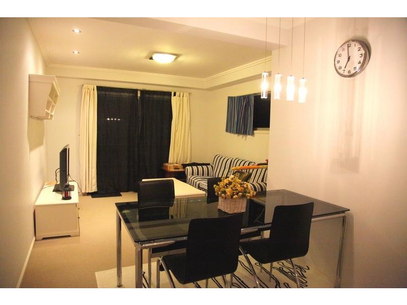 8/51 Lambert Road, Indooroopilly QLD 4068