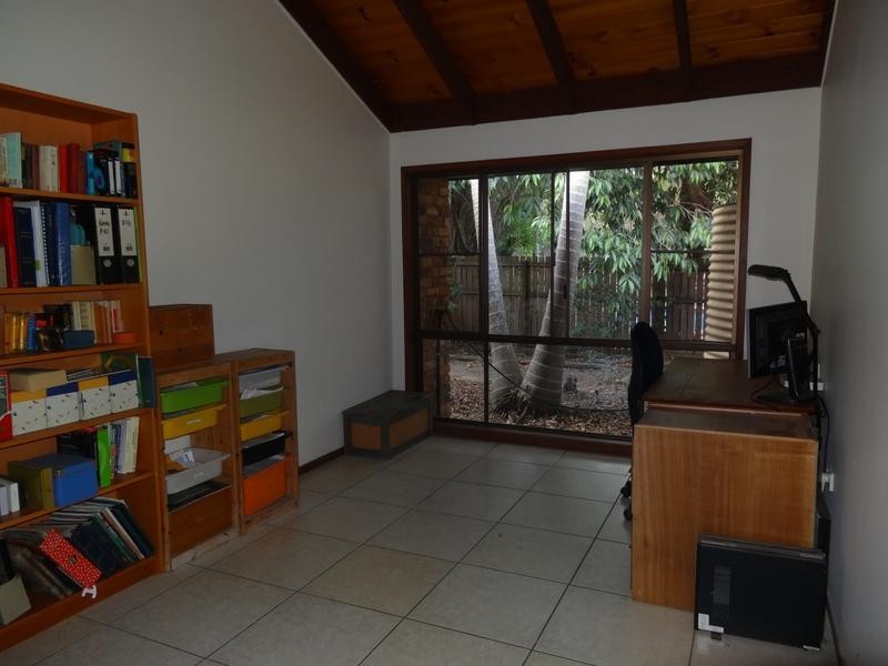10 Valleybrook Street, Kenmore Hills QLD 4069