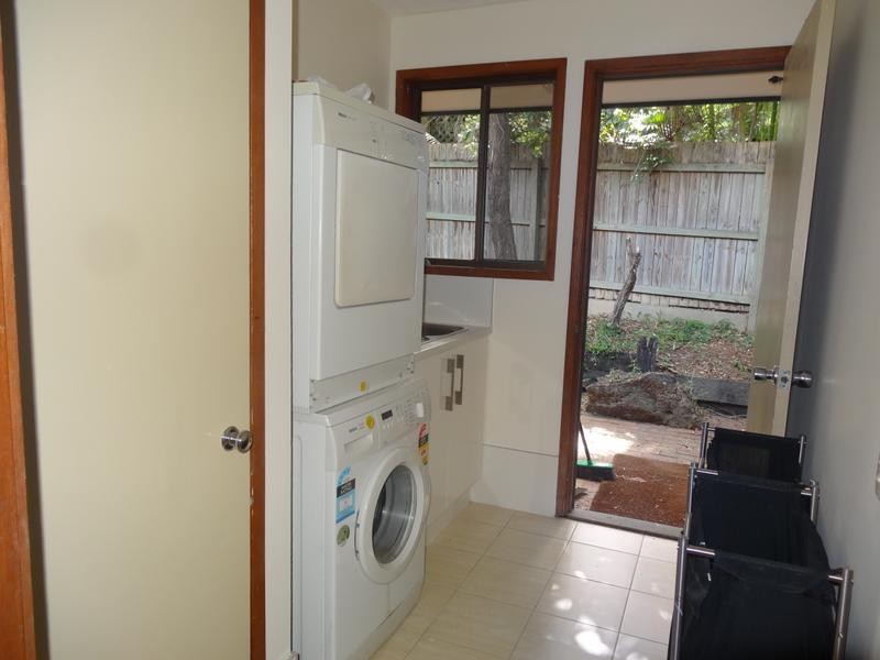 10 Valleybrook Street, Kenmore Hills QLD 4069