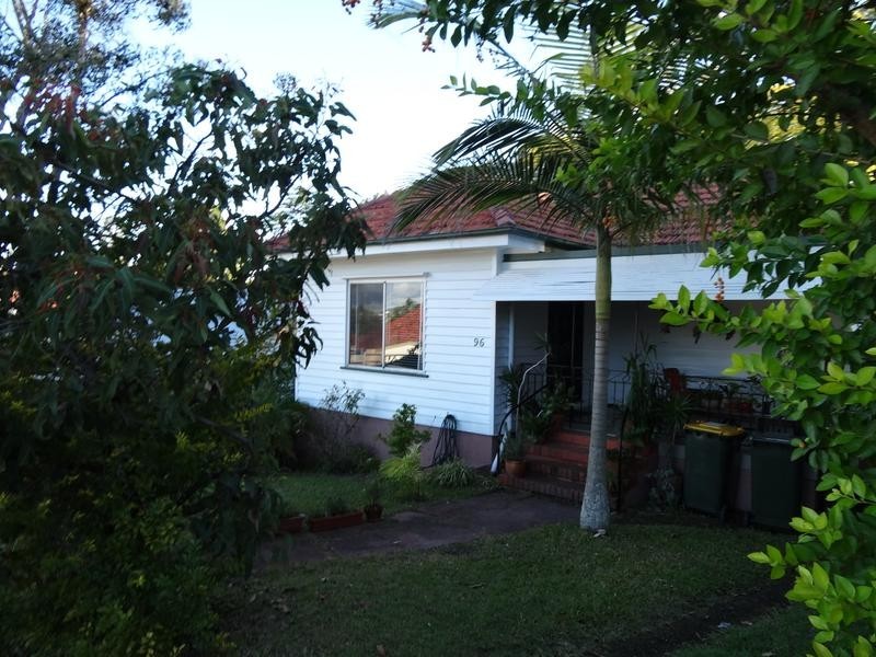 96 Taringa Parade, Indooroopilly QLD 4068