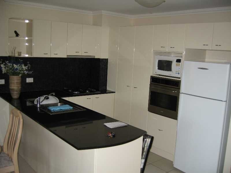 24/11 Grosvenor Road, Indooroopilly QLD 4068