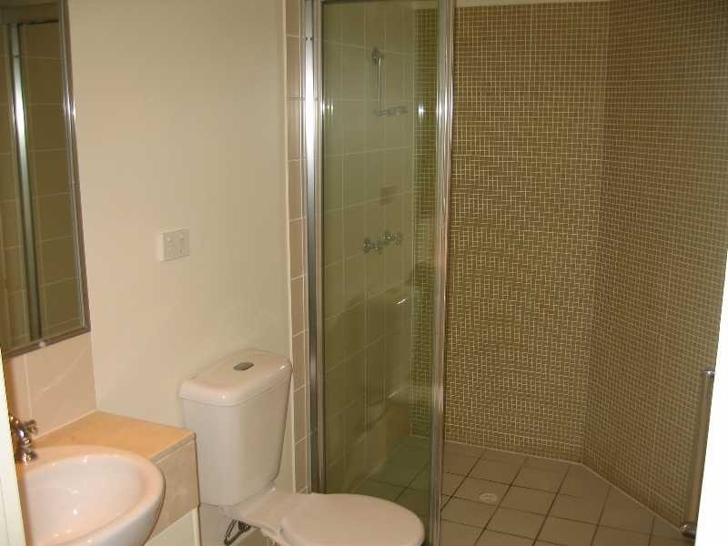 24/11 Grosvenor Road, Indooroopilly QLD 4068