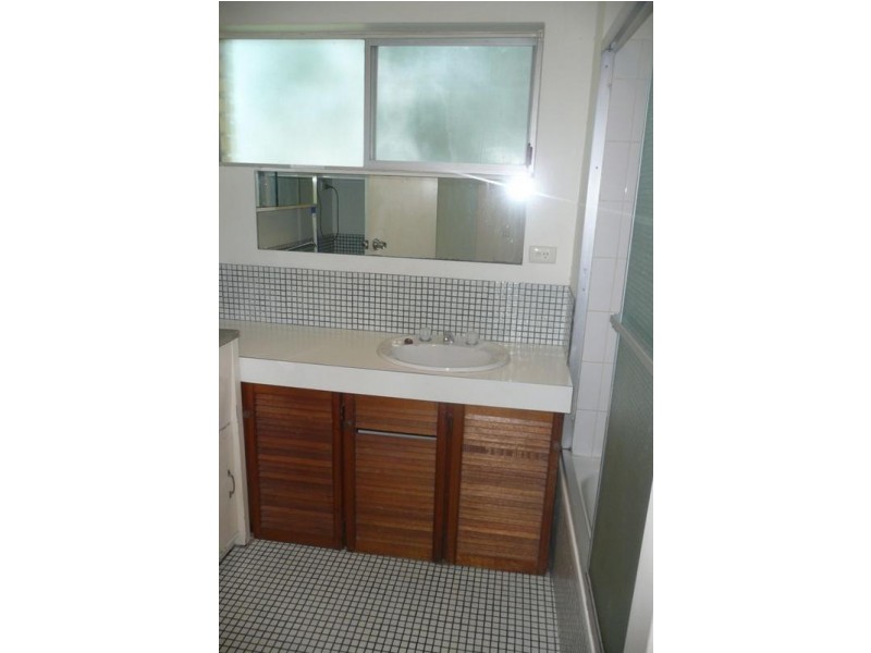 8/53 Clarence Road, Indooroopilly QLD 4068