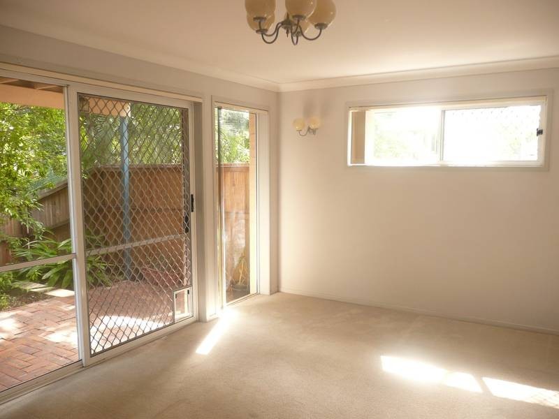 4/126 Clarence Road, Indooroopilly QLD 4068