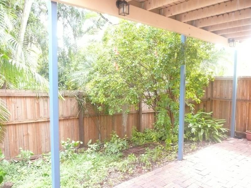 4/126 Clarence Road, Indooroopilly QLD 4068