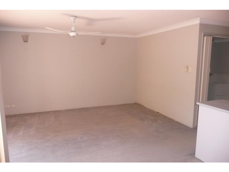 2/72 Waverley Road, Taringa QLD 4068