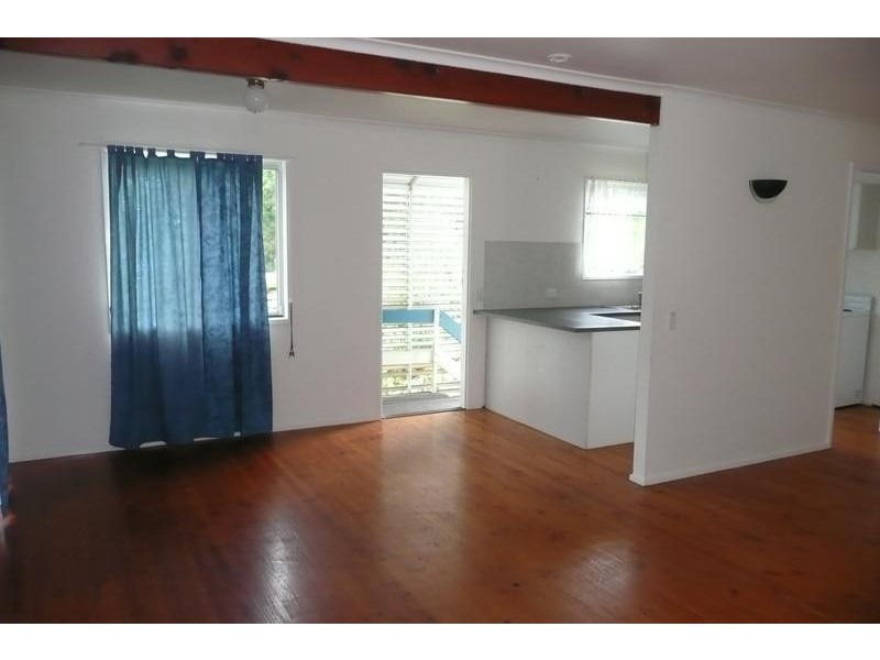 17 Noreen Street, Chapel Hill QLD 4069