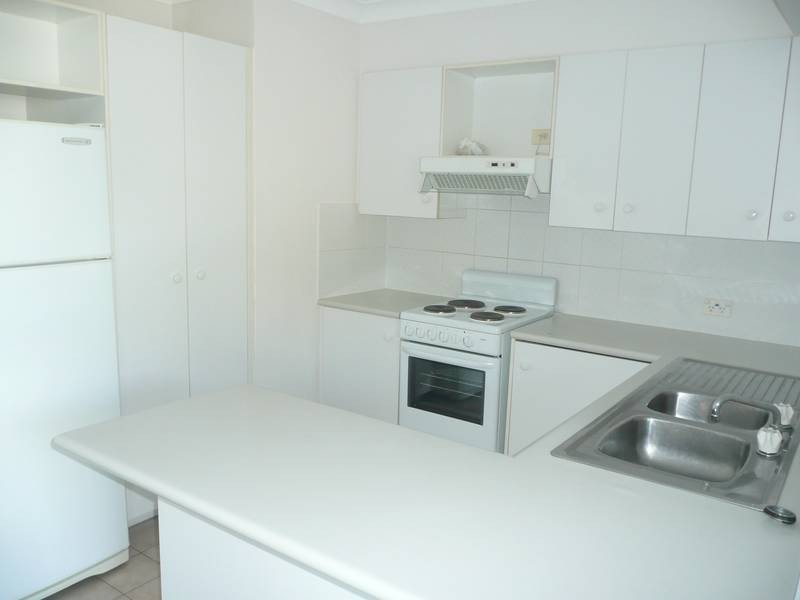 2/18 Cecil Street, Indooroopilly QLD 4068