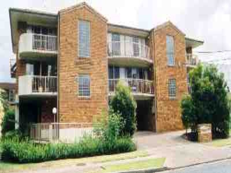 2/18 Cecil Street, Indooroopilly QLD 4068
