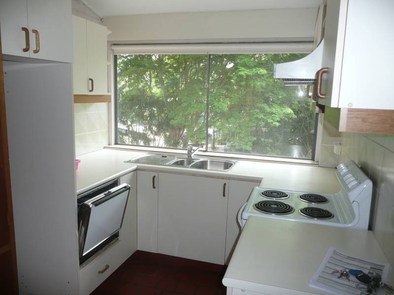 2/15 Priory Street, Indooroopilly QLD 4068