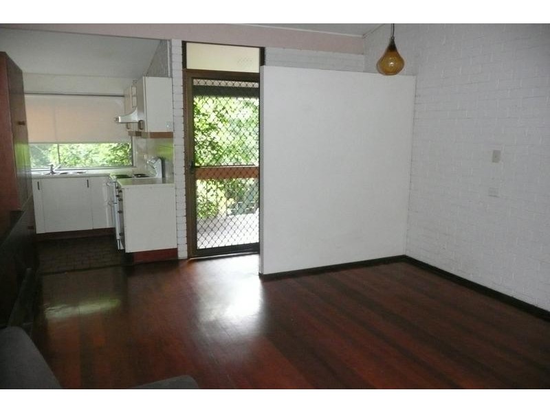 2/15 Priory Street, Indooroopilly QLD 4068