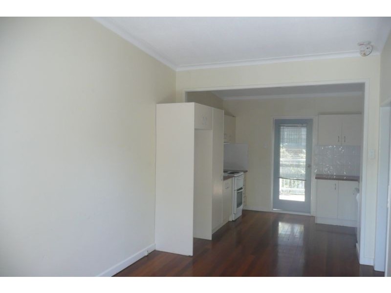 2/109 Central Avenue, Indooroopilly QLD 4068