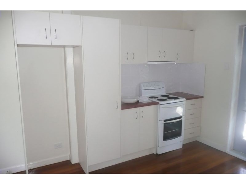 2/109 Central Avenue, Indooroopilly QLD 4068